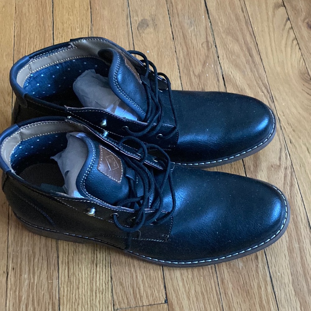 Never worn Hawker Rye Frausen Contrast stitch Chukka.